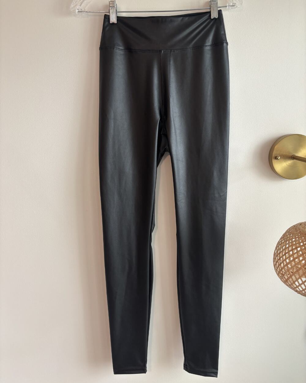 Offline by Aerie Hi-Rise Faux Leather Leggings Size Medium